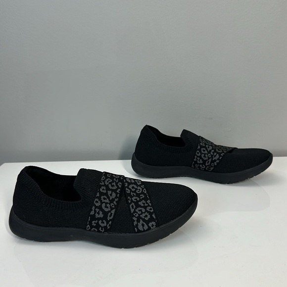 Clarks Cloudsteppers Adella Stride Black Leopard Print Loafers Size 7 - Picture 2 of 15